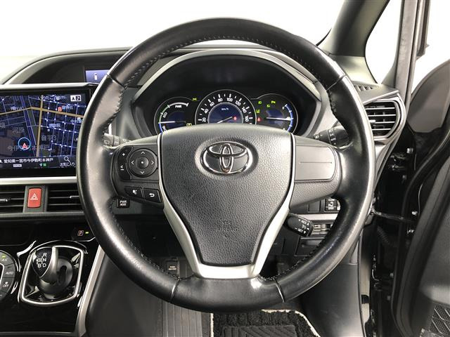 ヴォクシー1.8 ハイブリッド ZS 煌II