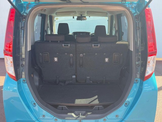 ���i�̂���������ʋ΁A���}���ɏ\���ȉ׎��X�y�[�X���m�ۂ��Ă���܂��B�Z�J���h�V�[�g��|���ƁA�傫�ȉו��̐ύڂ��\�ł���