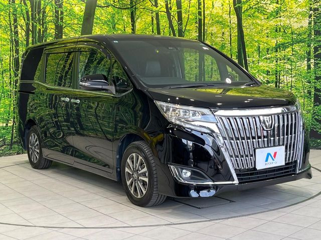 高透明度のガラス皮膜で撥水はもちろん、上質なツヤ・光沢を実現。紫外線や酸性雨から大切な愛車を保護し、色あせ・劣化を防止。「弾スプラッシュコート」、「弾プリミッサコート」からお選びいただけます。