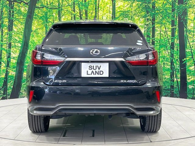 安心の最長10年・走行無制限保証(有償)をご用意。保証内容も充実はもちろん、無料点検&オイル交換や、年中無休の全国・24時間ロードサービスも付帯されておりますのでご安心下さい。