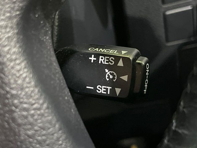 �y�N���[�Y�R���g���[���z�������H�����N���N���s�B�A�N�Z���𗣂��Ă���葬�x�ő��s���ł��A�������^�]���̕��S���y��!�����E�������ȒP�ȃX�C�b�`����Œ����ł��܂��B