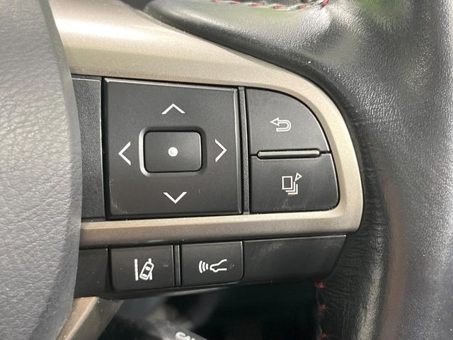 【プリクラッシュセーフティ】前方の車両等を検知し、衝突しそうな時は警報で注意を促し、ブレーキを踏む力をサポート。ブレーキを踏めなかった場合は衝突被害軽減ブレーキが作動、衝突回避をサポートします。