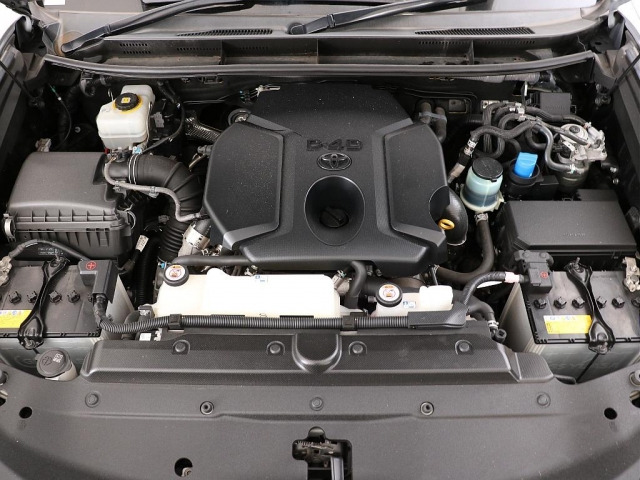 ランドクルーザープラド2.8 TX ディーゼル 4WD