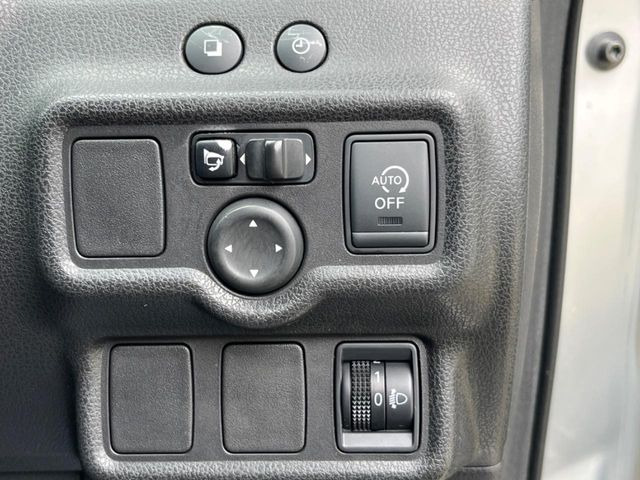 �y�A�C�h�����O�X�g�b�v�z�ԐM����a�؂Œ�Ԃ����ۂɃG���W�����~���A���ʂȔR���̏����}���܂��B�R��������ی�ɂȂ���@�\��G���W���̓u���[�L�𗣂��΍Ďn�����܂��B