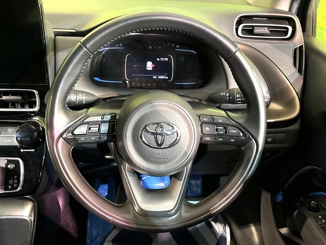 ステアリングも使用感が少なく、きれいな状態となっております♪