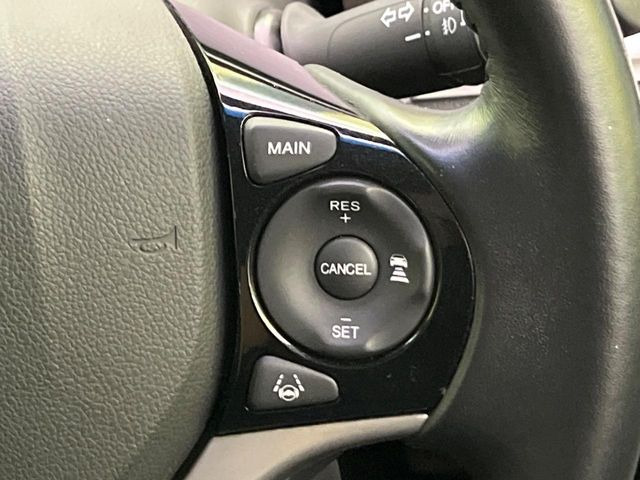 【アダプティブクルーズコントロール】高速道路での長距離走行が楽に!!自動で速度を保つクルーズコントロールが、衝突軽減システムと連携し、前方の車両を感知して車間を保つように速度調節してくれます!!