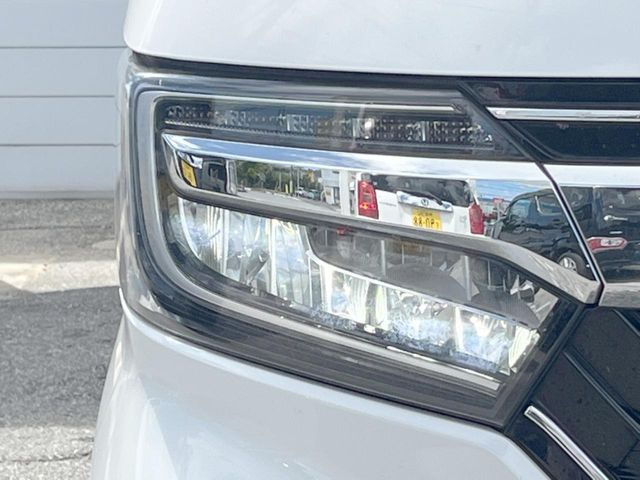 �yLED�w�b�h���C�g�z���V����ԑ��s�����ǍD�Ȏ��E���m�ۂ����S���ĉ^�]�ł��鍂�P�xLED�w�b�h���C�g�𑕔�!�_�����x�������A����d�͂��}�����Ă��܂��B