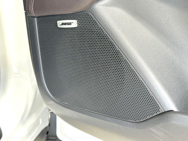 �yBOSE�T�E���h�V�X�e���z���[�J�[�I�v�V�����̍��i�ʃT�E���h�V�X�e���𓋍ځB��p�̃`���[�j���O���{���ꂽ�召�l�X�ȃX�s�[�J�[����ǎ��ȃT�E���h���t�ł��A�Տꊴ���ӂ�鉹����Ԃ����o���܂��B