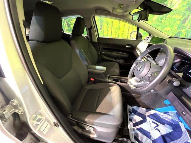 運転席シート廻りは使用感も少なく、良好な状態となっています。丁寧に使われていたことがよくわかりますね。