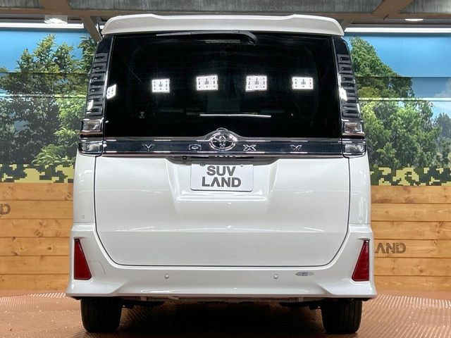 安心の最長10年・走行無制限保証(有償)をご用意。保証内容も充実はもちろん、無料点検&オイル交換や、年中無休の全国・24時間ロードサービスも付帯されておりますのでご安心下さい。