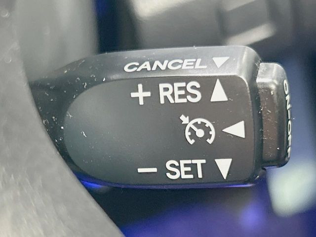 �y�N���[�Y�R���g���[���z�������H�����N���N���s�B�A�N�Z���𗣂��Ă���葬�x�ő��s���ł��A�������^�]���̕��S���y��!�����E�������ȒP�ȃX�C�b�`����Œ����ł��܂��B