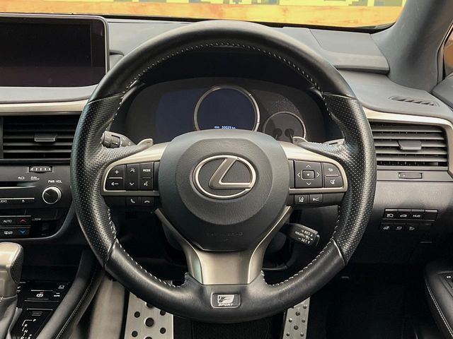 �y�����v�����X�e�A�����O�z�㎿�Ȋv���g�p���邱�ƂŁA��ɂ����������݂ƂĂ��^�]���₷���n���h���ł���