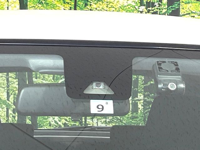 �y�X�}�[�g�A�V�X�g�z���s���ɑO���̎ԗ�����F�����A�Փ˂������Ȏ��͌x��ƃu���[�L�ŏՓˉ���Ɣ�Q�y�����A�V�X�g�B�����S�Ƀh���C�u�����y���݂��������܂��B