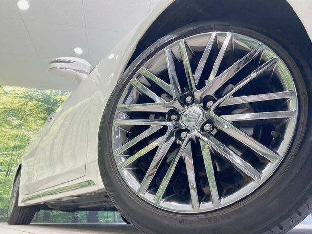 �y�����I�v�V����18�C���`�A���~�z�C�[���z�����I�v�V�����z�C�[���𑕒��B���s���\�̌���ɉ����A�O�ς����X�^�C���b�V���ɂȂ��Ă��܂��B