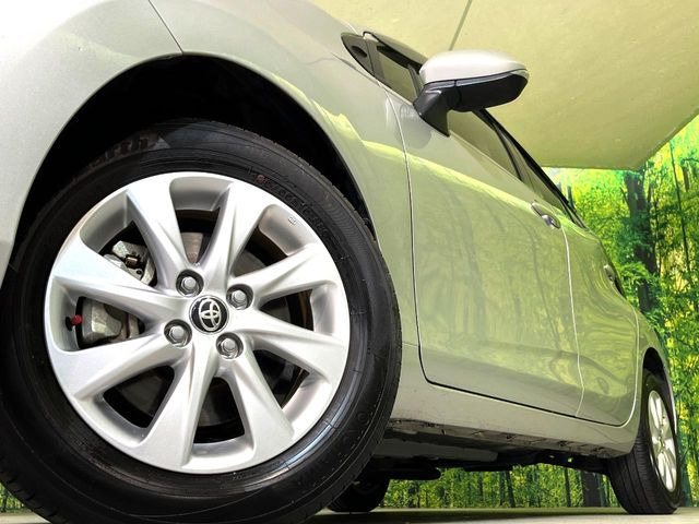 【純正15インチアルミホイール】外観にマッチした純正アルミホイールを装着しております。各種社外アルミホイールや、スタッドレスタイヤも取扱いしております。是非ご相談ください♪