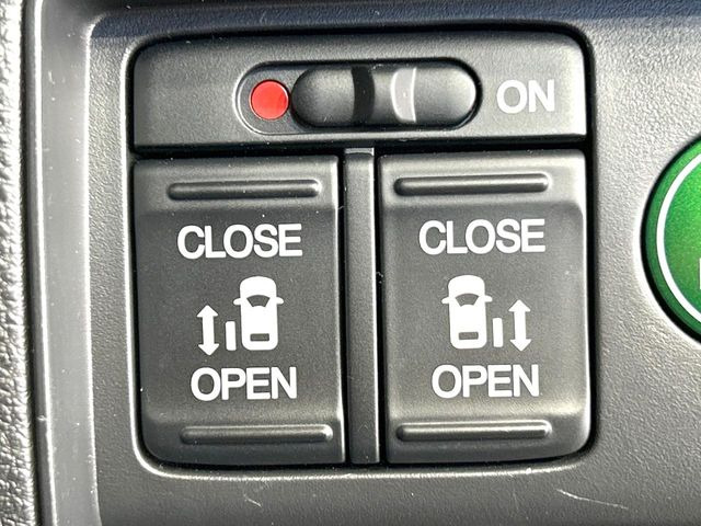 �y�����p���[�X���C�h�h�A�z�X�}�[�g�L�[��^�]�Ȃ̃X�C�b�`�Ō�ȗ����X���C�h�h�A�̊J���\���d��������͂����ăh�A���J����K�v�������A�����Ȃ��q�l�ł��ȒP�ɊJ���߂ł����K�ł���