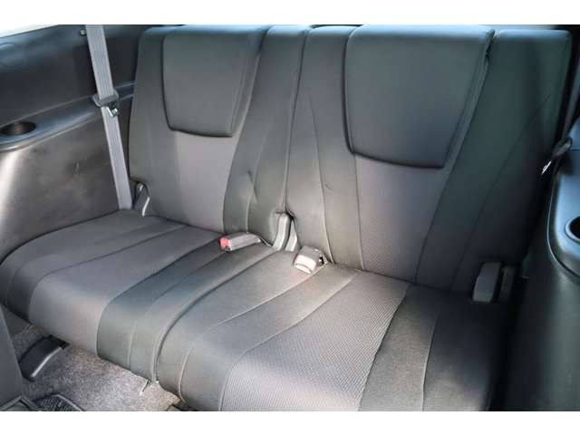 サードシートもあり人数が増えても乗車可能です♪