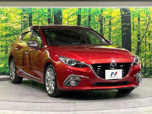 高透明度のガラス皮膜で撥水はもちろん、上質なツヤ・光沢を実現。紫外線や酸性雨から大切な愛車を保護し、色あせ・劣化を防止。「弾スプラッシュコート」、「弾プリミッサコート」からお選びいただけます。