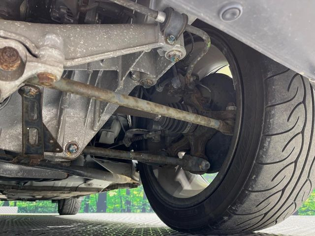 お車を安心してお乗りいただく為には、足回りの定期点検が欠かせません。サービスサポート(有償保証)では無料点検もご提供しており、安心のカーライフをお過ごしいただけるサポート体制が整っています。