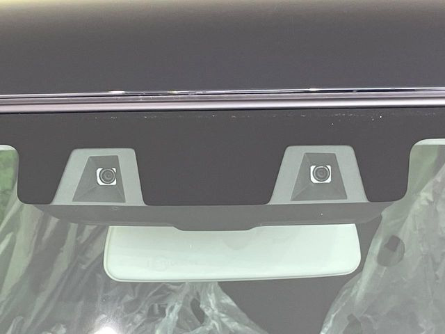 【スズキ セーフティサポート】走行中に前方の車両等を認識し、衝突しそうな時は警報とブレーキで衝突回避と被害軽減をアシスト。より安全にドライブをお楽しみいただけます。