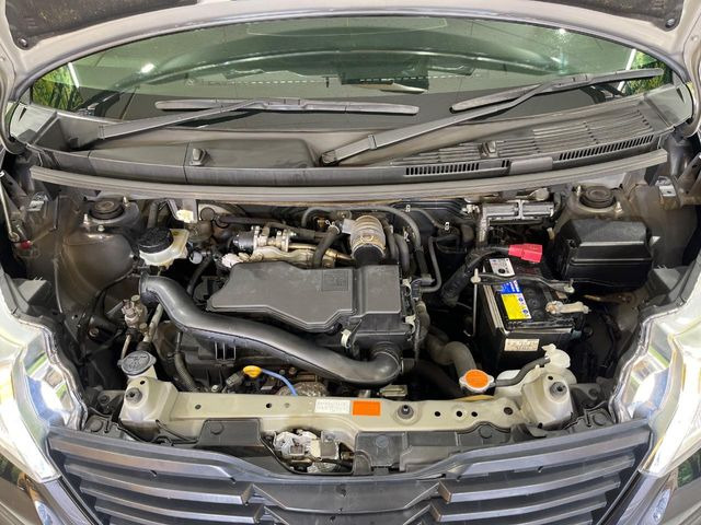 親切・丁寧な専門メカニックスタッフが応対!・車検・点検整備・事故等の修理などアフターサービスも安心。お車のカスタマイズもネクステージのサービススタッフまでご相談ください!