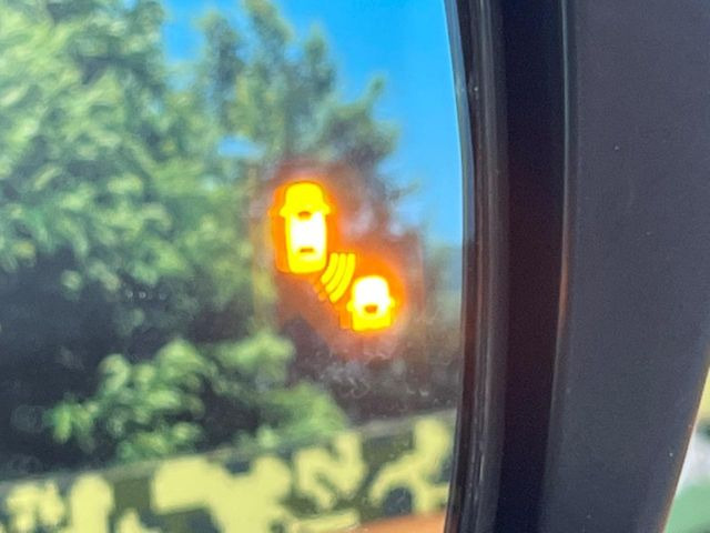 �y������p���m�z���s���A�h�A�~���[�̎��p�ɂȂ�₷���ӏ��Ɍ㑱�Ԃ��ڋ߂���ƃT�C�h�~���[�t�߂Ɍx����\���A�h���C�o�[�ɒ��ӊ��N�����Ă���܂��B