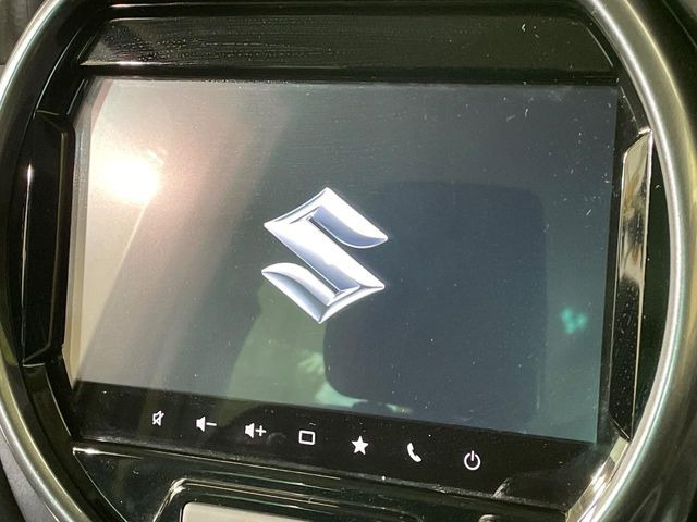 【メーカー純正9インチナビ】インテリアに溶け込むスタイリッシュな「専用設計」メーカーナビを装備♪視認性や操作性など基本性能にも優れ、より上質なカーライフをお楽しみいただけます。