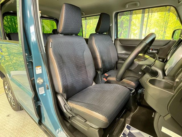 運転席シート廻りは使用感も少なく、良好な状態となっています。丁寧に使われていたことがよくわかりますね。