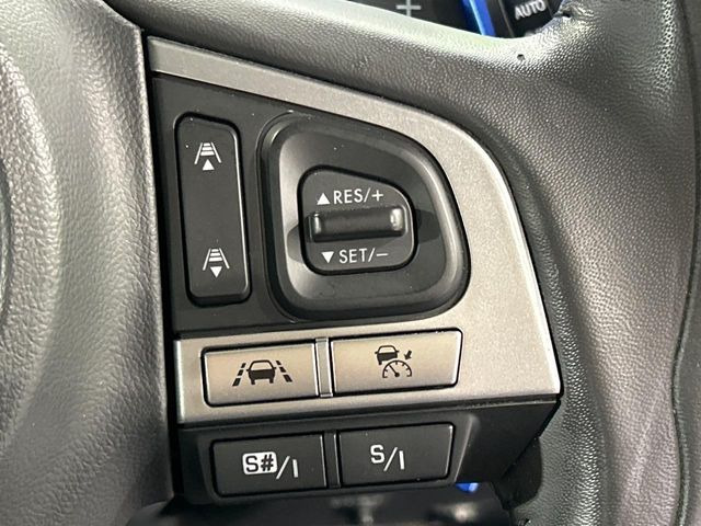 【全車速追従機能付クルーズコントロール】高速道路での長距離走行が楽に!!自動で速度を保つクルーズコントロールが、衝突軽減システムと連携し、前方の車両を感知して車間を保つように速度調節してくれます!!