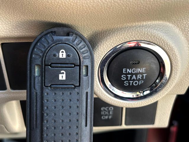 �y�L�[�t���[�V�X�e���z�J�o����|�P�b�g�ɓ��ꂽ�܂܂ł��h�A�̎{���E�������\�ȃX�}�[�g�L�[�𑕔��B�G���W���̃I���E�I�t�����J�M�����o���K�v����������Ƃ��Ă��֗��ł���