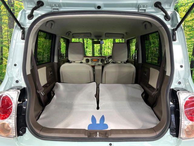 ���i�̂���������ʋ΁A���}���ɏ\���ȉ׎��X�y�[�X���m�ۂ��Ă���܂��B�Z�J���h�V�[�g��|���ƁA�傫�ȉו��̐ύڂ��\�ł���