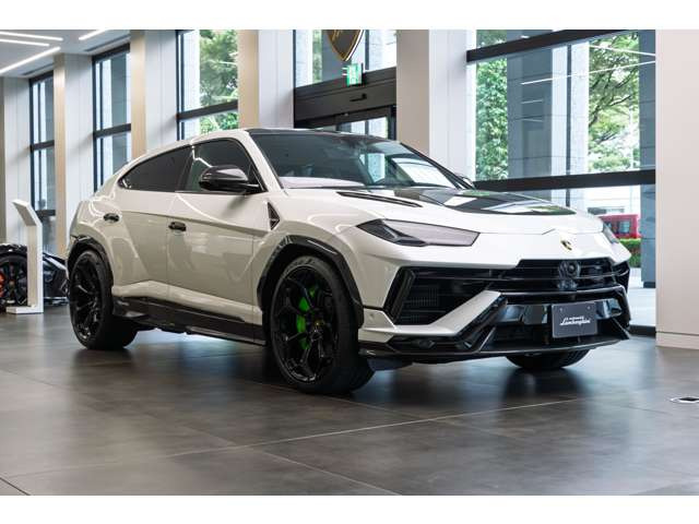 ウルスペルフォルマンテ 4WD