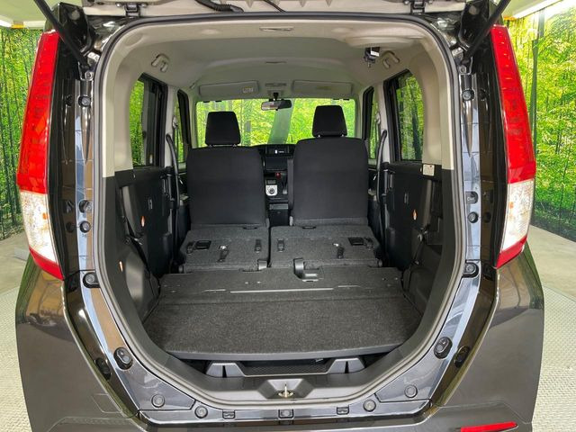 積み下ろしのしやすいデッキにはたっぷりと荷物を積み込んでいただけます。遊びから仕事まで、様々なシーンで頼れます♪