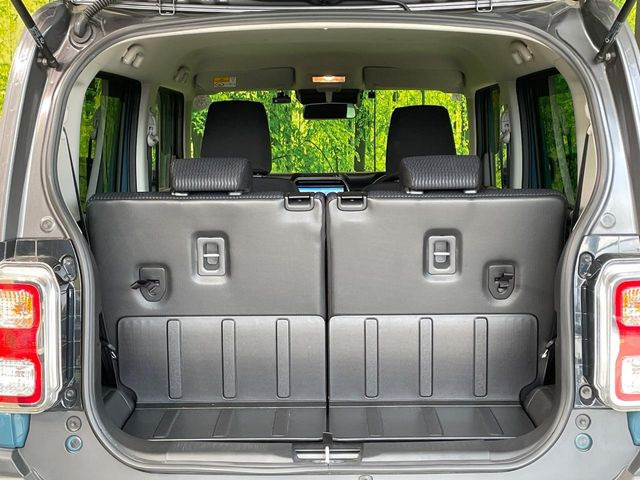 普段のお買い物や通勤、送迎等に十分な荷室スペースを確保しております。セカンドシートを倒すと、大きな荷物の積載も可能です♪