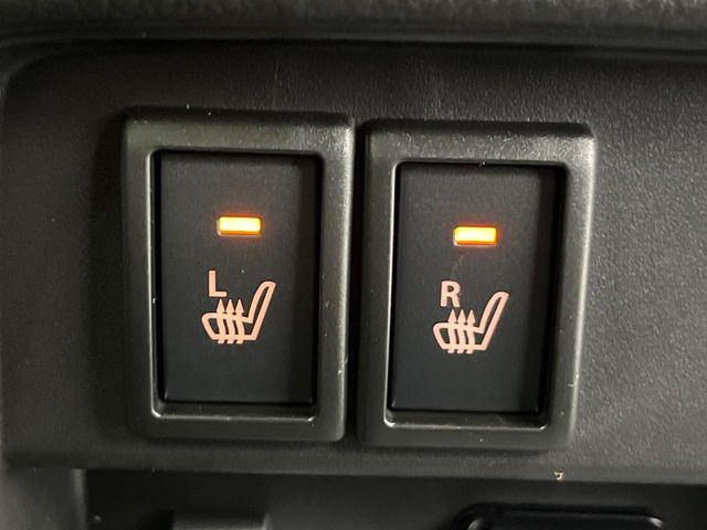 【シートヒーター】寒い日に重宝するシートヒーター!エアコンより早く温まってくれるので寒がりの人も安心ですね♪エアコンの温風は乾燥するから苦手、という方にもをおすすめです。