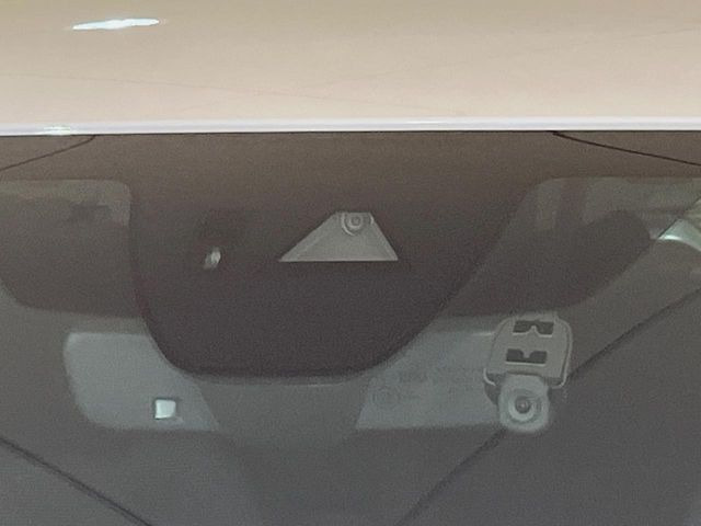 �y�X�}�[�g�u���[�L�T�|�[�g�z���s���ɑO���̎ԗ�����F�����A�Փ˂������Ȏ��͌x��ƃu���[�L�ŏՓˉ���Ɣ�Q�y�����A�V�X�g�B�����S�Ƀh���C�u�����y���݂��������܂��B