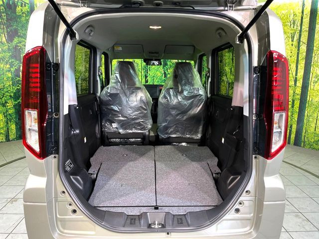 ���i�̂���������ʋ΁A���}���ɏ\���ȉ׎��X�y�[�X���m�ۂ��Ă���܂��B�Z�J���h�V�[�g��|���ƁA�傫�ȉו��̐ύڂ��\�ł���