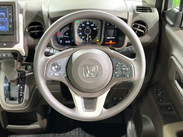 ステアリングも使用感が少なく、きれいな状態となっております♪