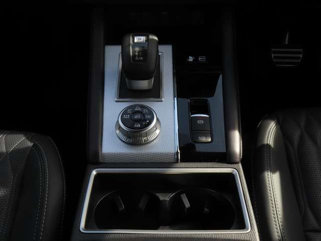 アウトランダーPHEV 2.4 P 4WD