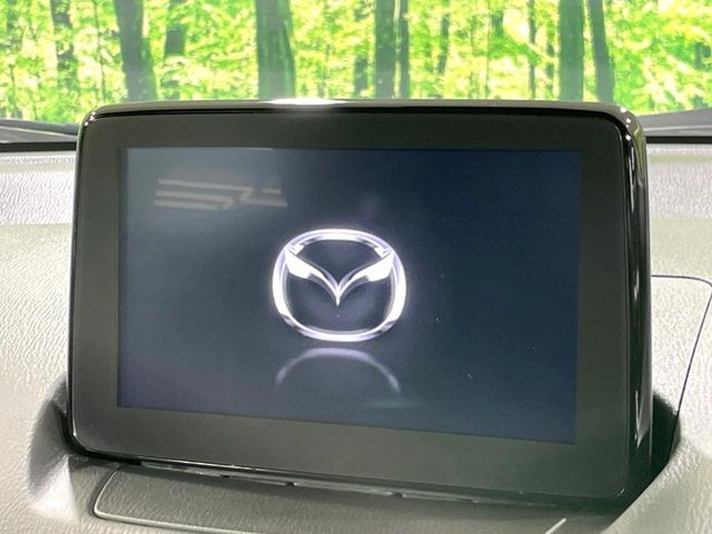 �y�}�c�_�R�l�N�g�i�r�z�ԓ��̕��͋C�Ƀ}�b�`������̌^�^�C�v�̃i�r�B�e����q�ݒ��Bluetooth�Đ����A�l�X�ȋ@�\���y���߂܂��B�����I�ȃ_�C�������삪�\�ŁA�g��������ǍD�ł��B