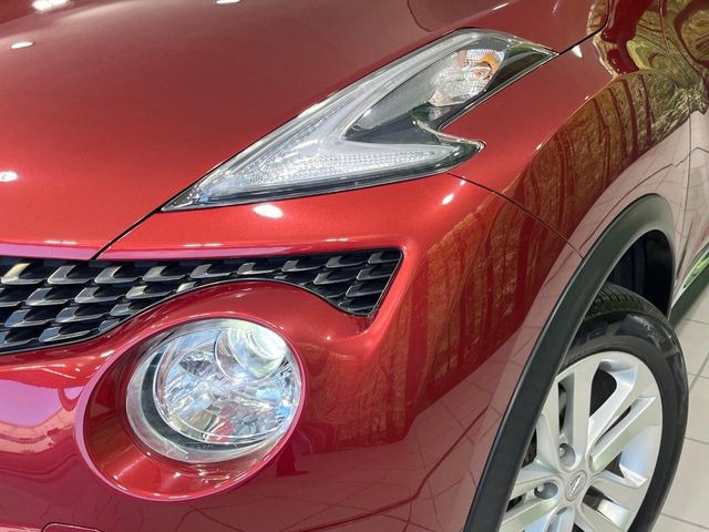 【HIDヘッドライト】非常に明るく前方を照らしてくれるので、悪天候や夜間の走行時も視界良好で安心してお乗りいただけます。