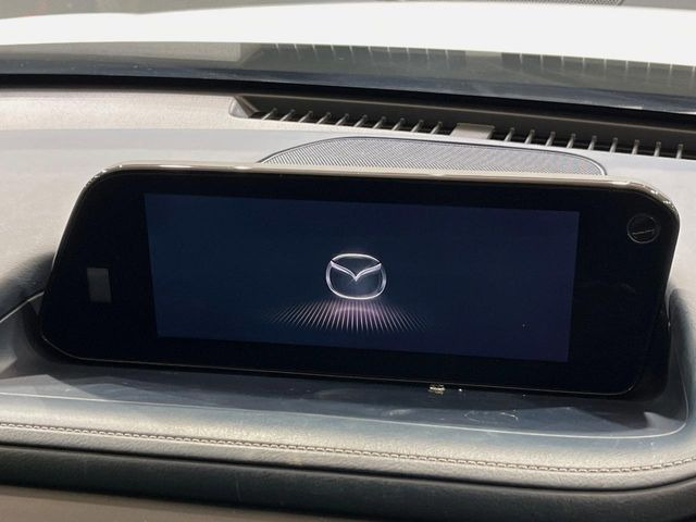 �y�}�c�_�R�l�N�g�i�r�z�ԓ��̕��͋C�Ƀ}�b�`������̌^�^�C�v�̃i�r�B�e����q�ݒ��Bluetooth�Đ����A�l�X�ȋ@�\���y���߂܂��B�����I�ȃ_�C�������삪�\�ŁA�g��������ǍD�ł��B