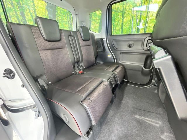 ���i���ȃI���W�i���t���A�}�b�g���I�v�V�����ɂĂ��p�ӂ��Ă���܂��B���D���ȃf�U�C����J���[�����Ԃɍ��킹�đI��ł����������Ƃ��ł��܂���