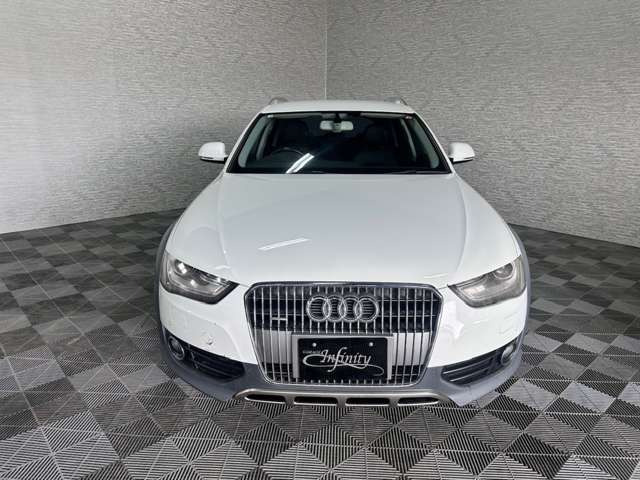 ご覧頂き誠にありがとうございます。平成24年式A4オールロード入庫致しました!