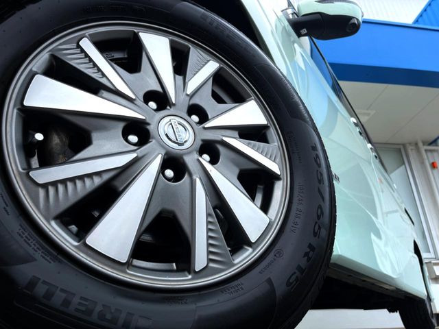 �y����15�C���`�A���~�z�C�[���z�O�ςɃ}�b�`���������A���~�z�C�[���𑕒����Ă���܂��B�e��ЊO�A���~�z�C�[����A�X�^�b�h���X�^�C�����戵�����Ă���܂��B���񂲑��k����������