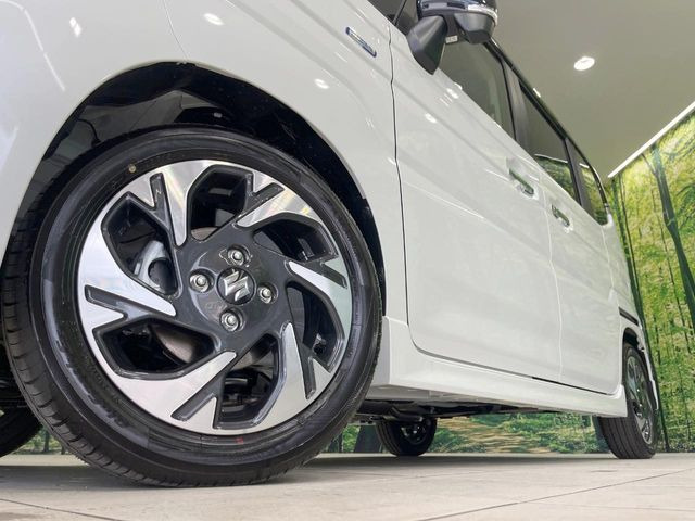 �y����15�C���`�A���~�z�C�[���z�O�ςɃ}�b�`���������A���~�z�C�[���𑕒����Ă���܂��B�e��ЊO�A���~�z�C�[����A�X�^�b�h���X�^�C�����戵�����Ă���܂��B���񂲑��k����������