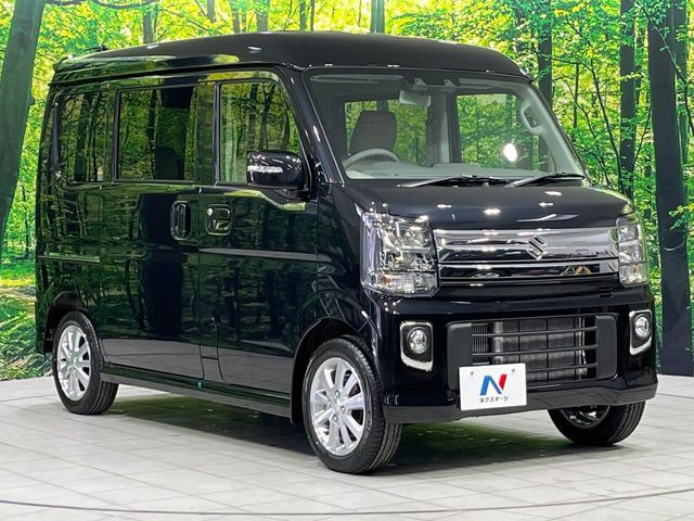 高透明度のガラス皮膜で撥水はもちろん、上質なツヤ・光沢を実現。紫外線や酸性雨から大切な愛車を保護し、色あせ・劣化を防止。「弾スプラッシュコート」、「弾プリミッサコート」からお選びいただけます。