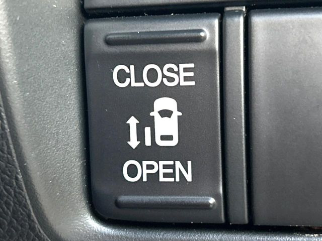 �y�p���[�X���C�h�h�A�z�X�}�[�g�L�[��^�]�Ȃ̃X�C�b�`�ŃX���C�h�h�A�̊J���\���d��������͂����ăh�A���J����K�v�������A���������q�l�ł��A�d���ו��������Ă��鎞�����N�ɊJ���߂ł��܂���