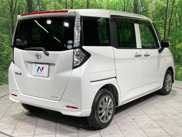 高透明度のガラス皮膜で撥水はもちろん、上質なツヤ・光沢を実現。紫外線や酸性雨から大切な愛車を保護し、色あせ・劣化を防止。「弾スプラッシュコート」、「弾プリミッサコート」からお選びいただけます。