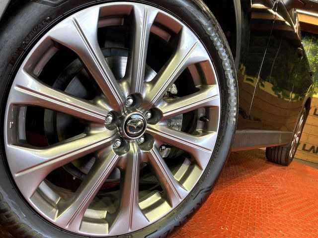 �y�����A���~�z�C�[���z�O�ςɃ}�b�`���������A���~�z�C�[���𑕒����Ă���܂��B�e��ЊO�A���~�z�C�[����A�X�^�b�h���X�^�C�����戵�����Ă���܂��B���񂲑��k����������